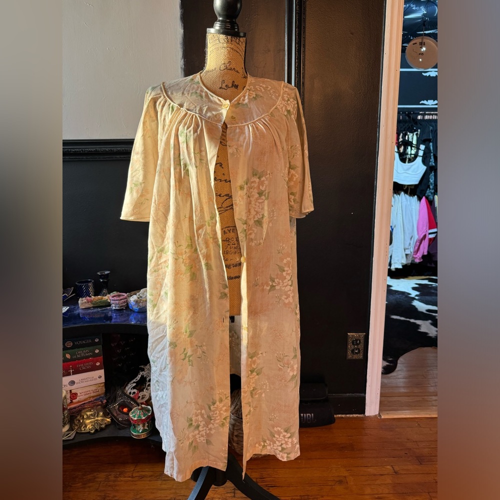 Vintage floral robe